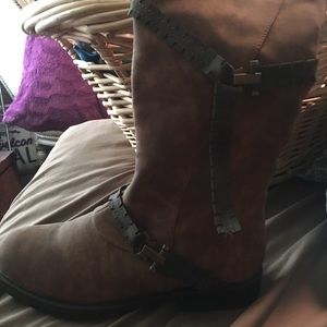 brown tall boots by 💋2Lips size 9 2 Hr SALE ONLY
